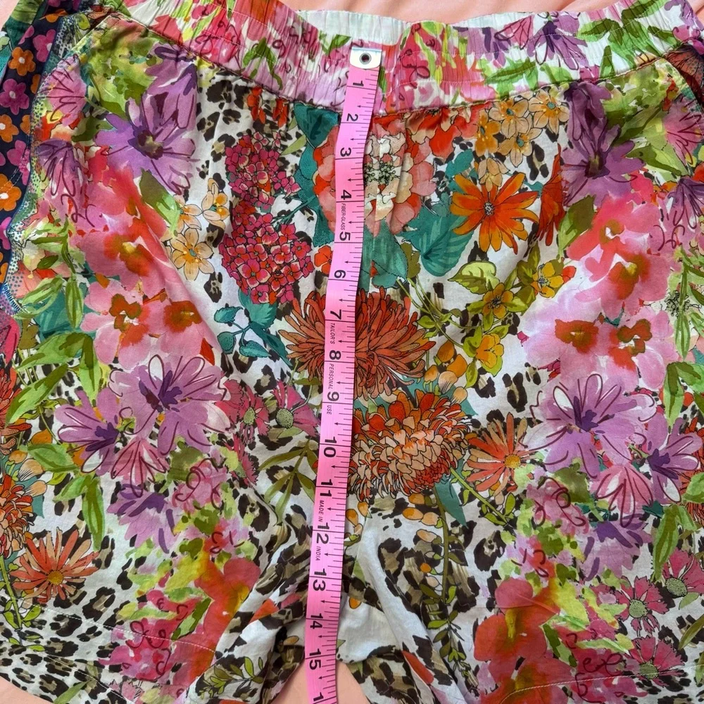JOHNNY WAS 2 Piece Wild Garden Blouse and Short Set - Women’s Large - Picture 15 of 16